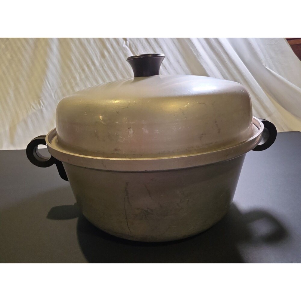 Regal Kewaskum Utensil Co Aluminum 4 Qt Dutch Oven Pot Lid Rare Stamp VTG 1940s